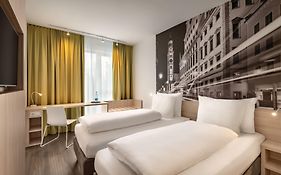 Super 8 By Wyndham Augsburg